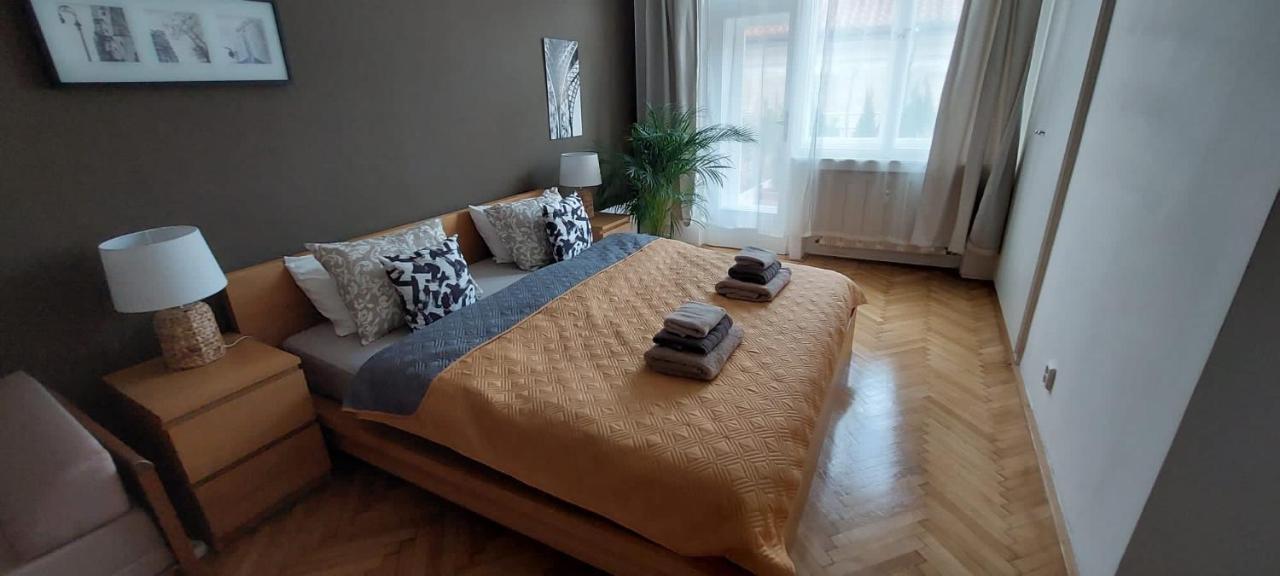 Anenska By Charles Bridge 2 Apartman Prága Kültér fotó